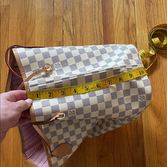 Checkered Tote Bag with Tan Accents - Picture 4 of 5
